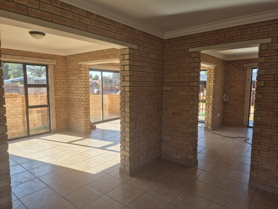 2 Bedroom Property for Sale in Flamwood North West